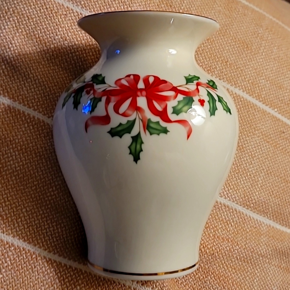 Lenox Holiday Vase - Holly